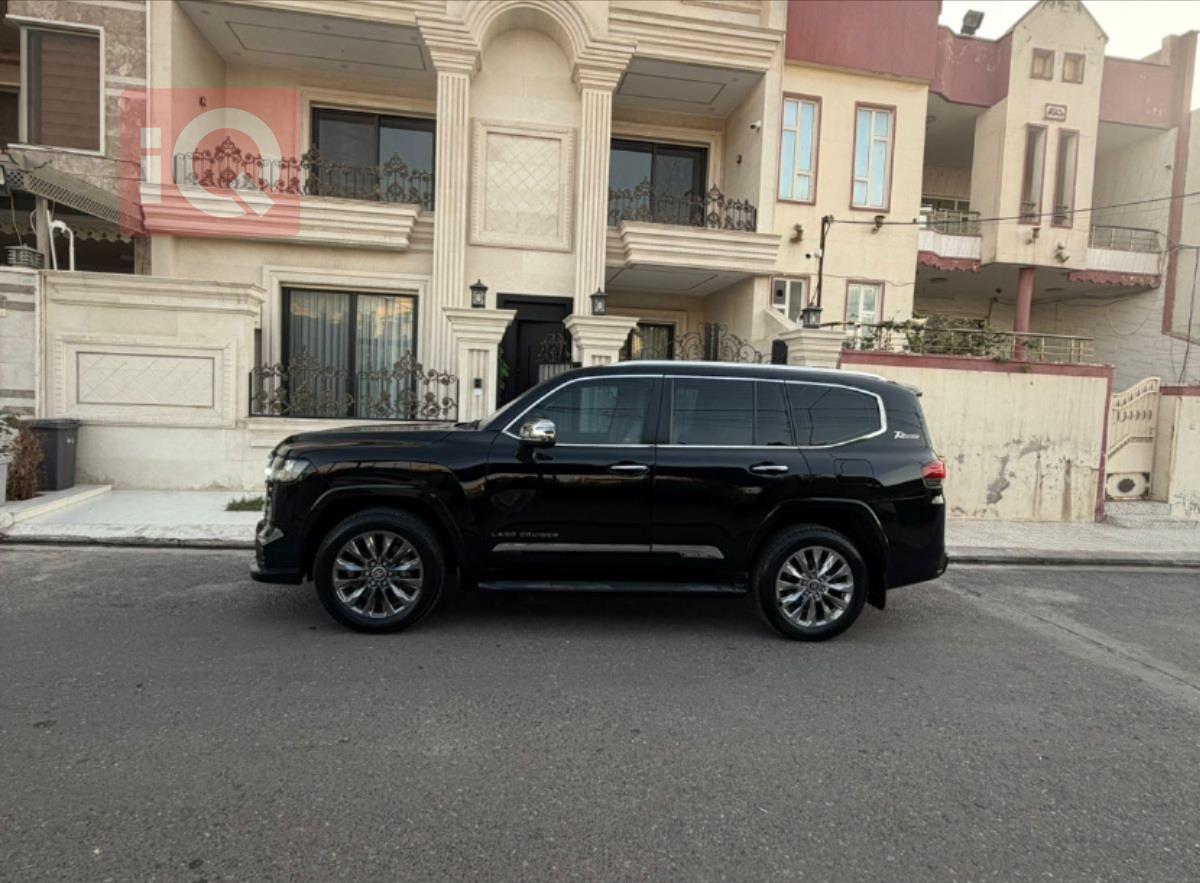 تۆیۆتا لاند کروزەر